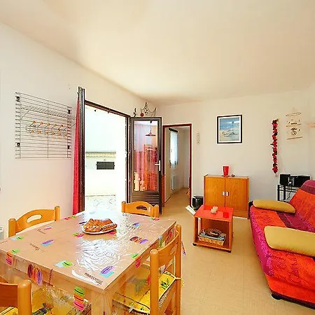 Les Mas De La Garrigue I Et Ii-1 By Interhome Apartamento Agde